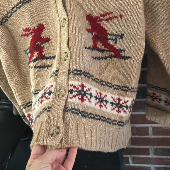 ❄️ Women’s Eddie Bauer NWT ⛷️ 
Ski Pattern Sweater - Picture 4 of 5